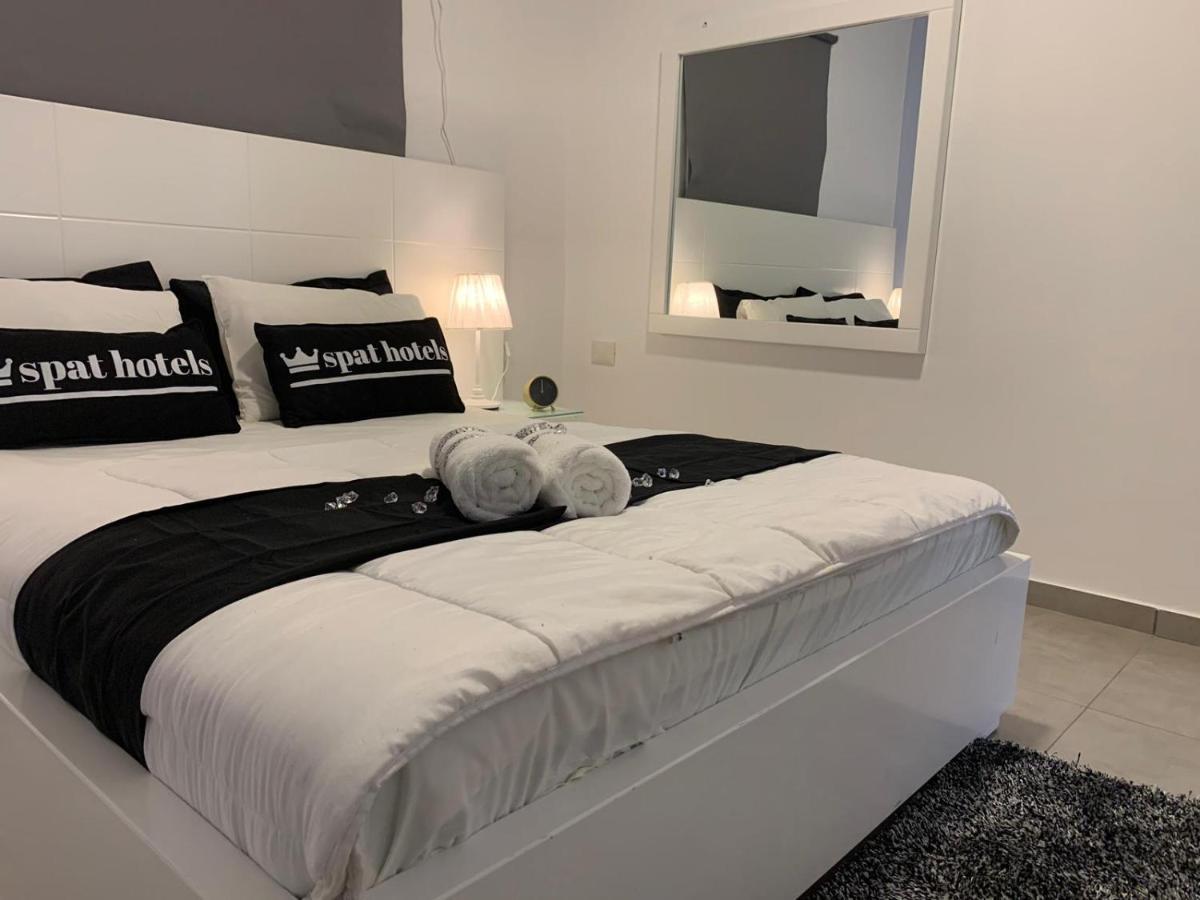 דירת 5 חדרים מול הים Apartment Bat Yam Bagian luar foto