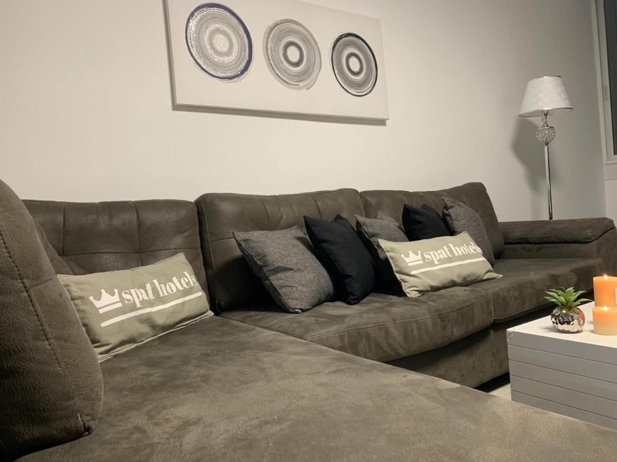 דירת 5 חדרים מול הים Apartment Bat Yam Bagian luar foto