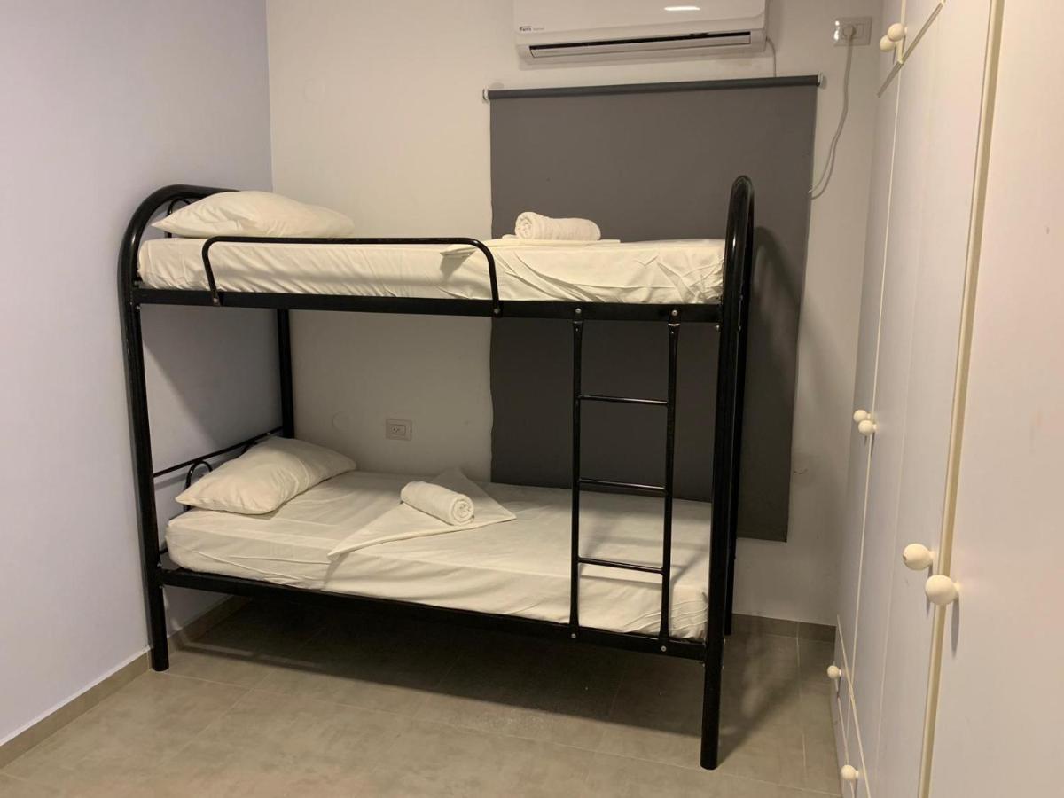 דירת 5 חדרים מול הים Apartment Bat Yam Bagian luar foto