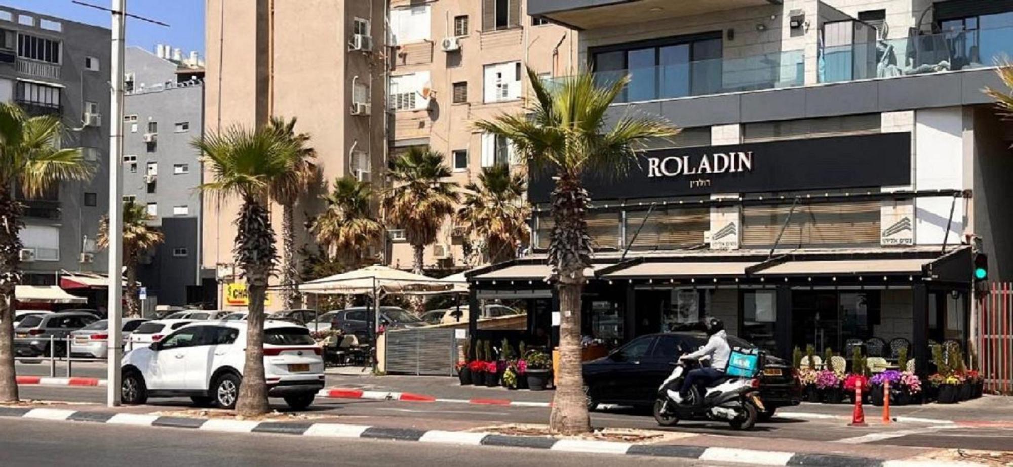 דירת 5 חדרים מול הים Apartment Bat Yam Bagian luar foto